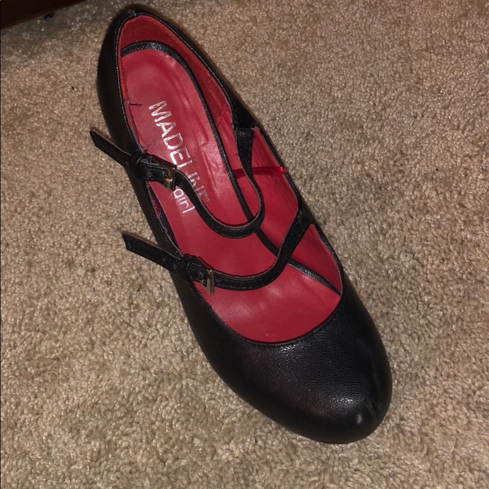 Size 6 Mary Jane pumps